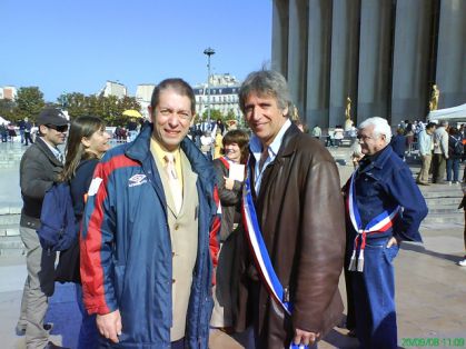 Yves Duteil, maire de Précy sur marne avec le président de l‘ADEV